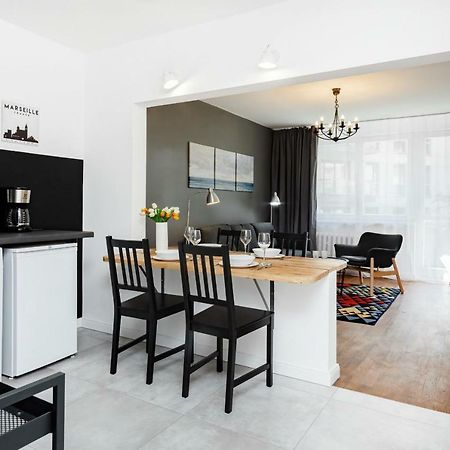 First Central Apartments By Noclegi Renters Warschau Buitenkant foto