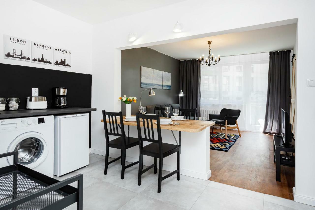 First Central Apartments By Noclegi Renters Warschau Buitenkant foto