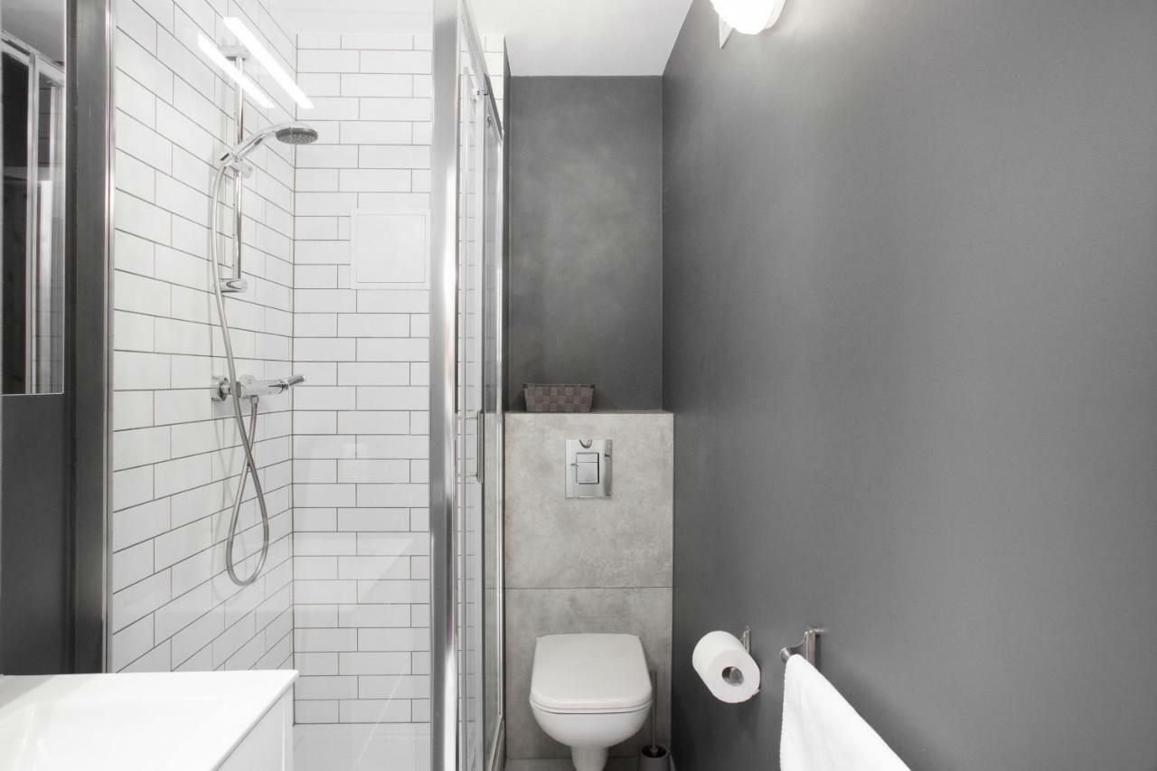 First Central Apartments By Noclegi Renters Warschau Buitenkant foto