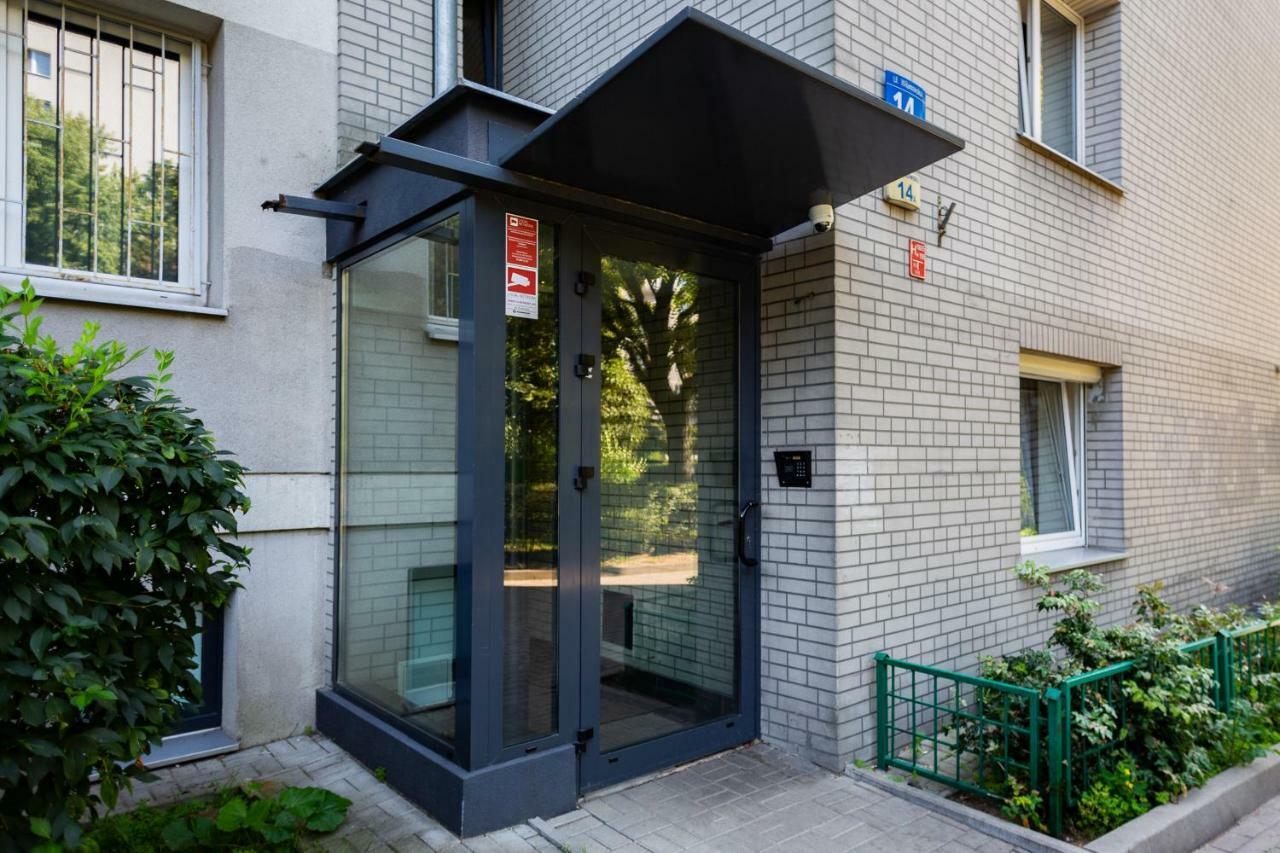 First Central Apartments By Noclegi Renters Warschau Buitenkant foto