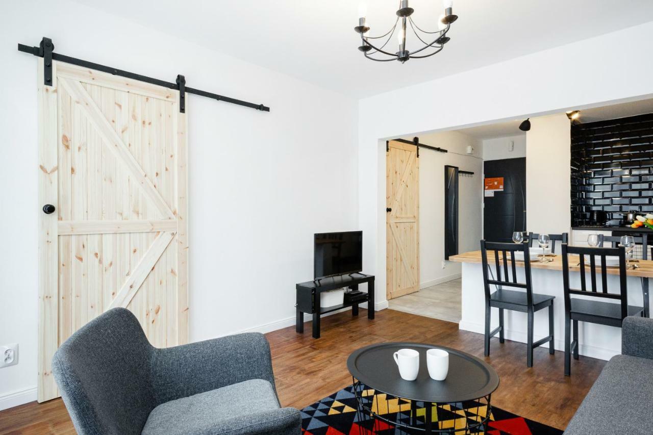 First Central Apartments By Noclegi Renters Warschau Buitenkant foto